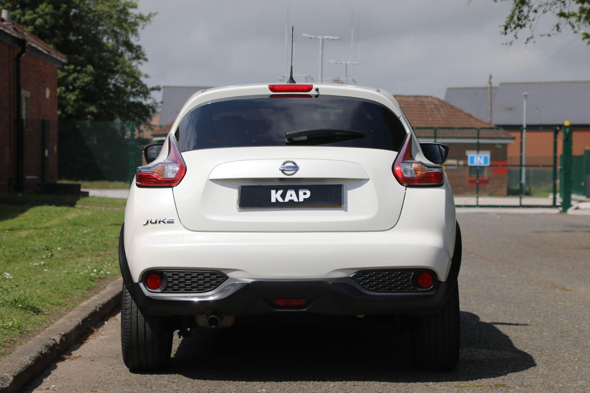 Large vehicle image